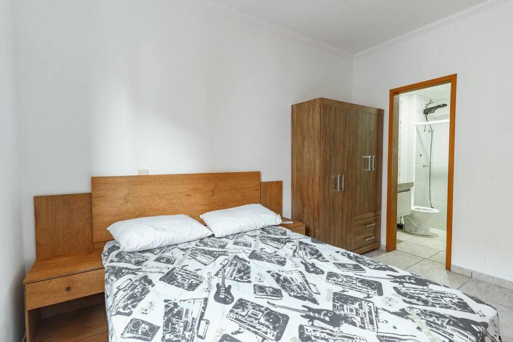 Holiday home Apto Toninhas C/ar Condicionado E Piscina *