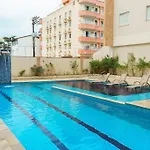 Apto Ubatuba Toninhas com Ar Condicionado e Piscina