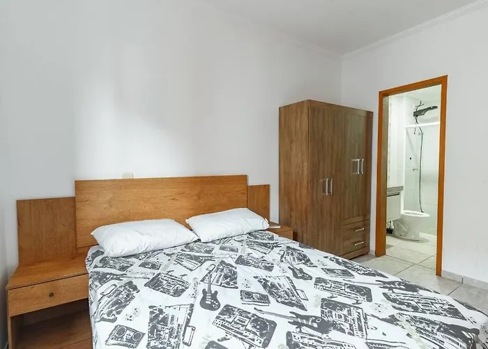 Apto Ubatuba Toninhas com Ar Condicionado e Piscina